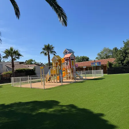 Camping Mobilhom 3 Ch Secteur Les Champs Cp52 Proche Piscine A La Carabasse