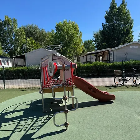 Campingplads Mobilhom 3 Ch Secteur Les Champs Cp52 Proche Piscine A La Carabasse Vias